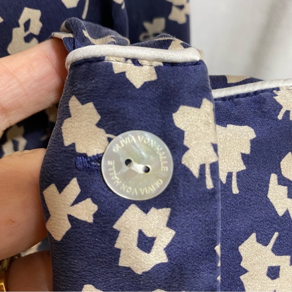 Olivia Von Halle XS silk print pj set - Picture 6 of 14